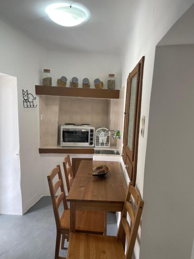 إرموبولّي Helen'S Apartment المظهر الخارجي الصورة